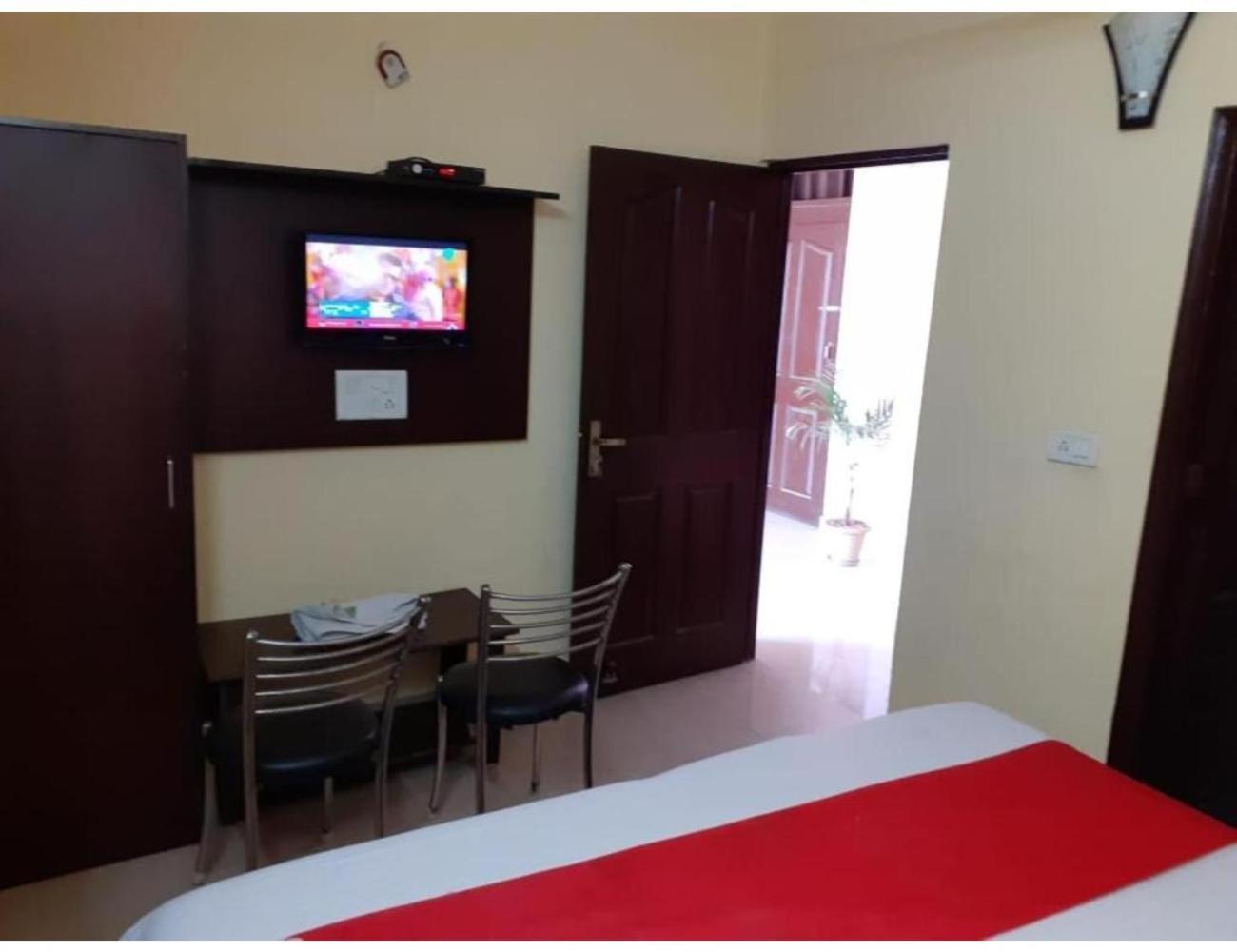 Hotel City Lodge , Chandīgarh Buitenkant foto